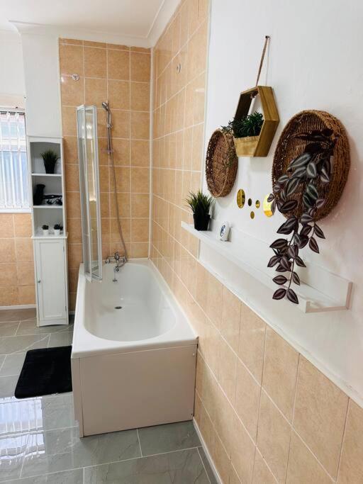 R4 Newly Renovated Luxury Studio In Harborne Lane By Queen Elizabeth Hospital * Birmingham