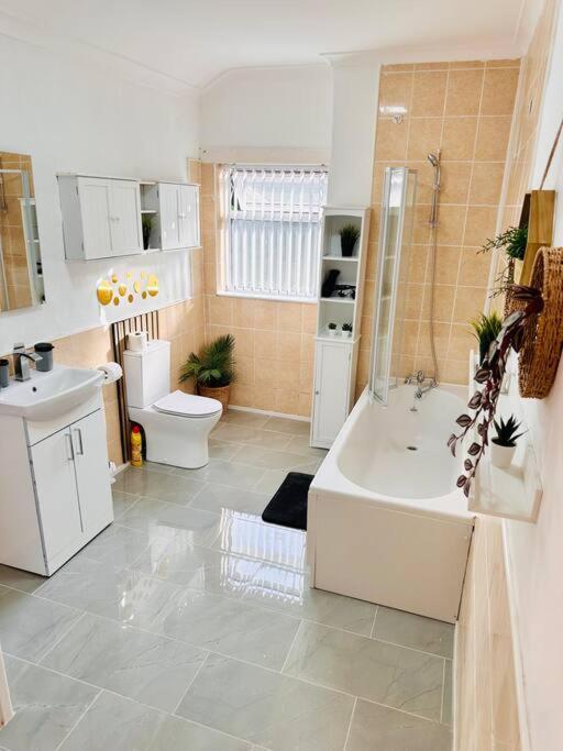 R4 Newly Renovated Luxury Studio In Harborne Lane By Queen Elizabeth Hospital Apartment Birmingham