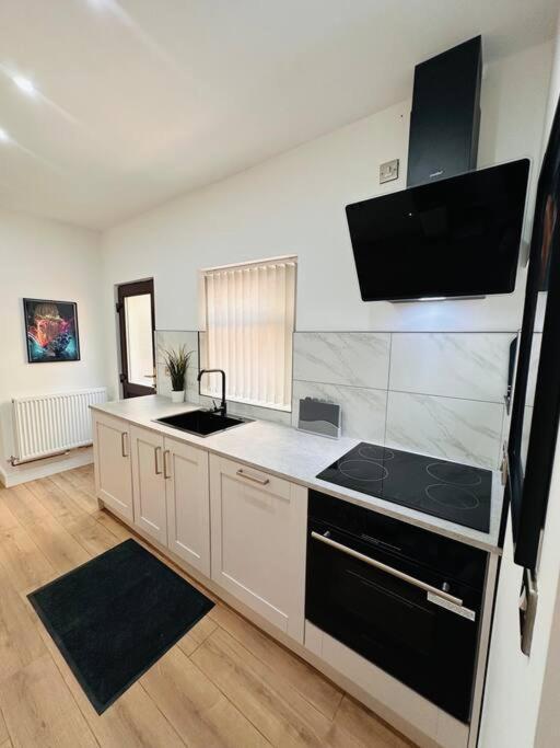 R4 Newly Renovated Luxury Studio In Harborne Lane By Queen Elizabeth Hospital * Birmingham